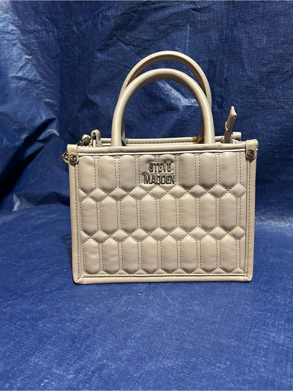 Steve Madden Womens Bniko Quilted Handbag